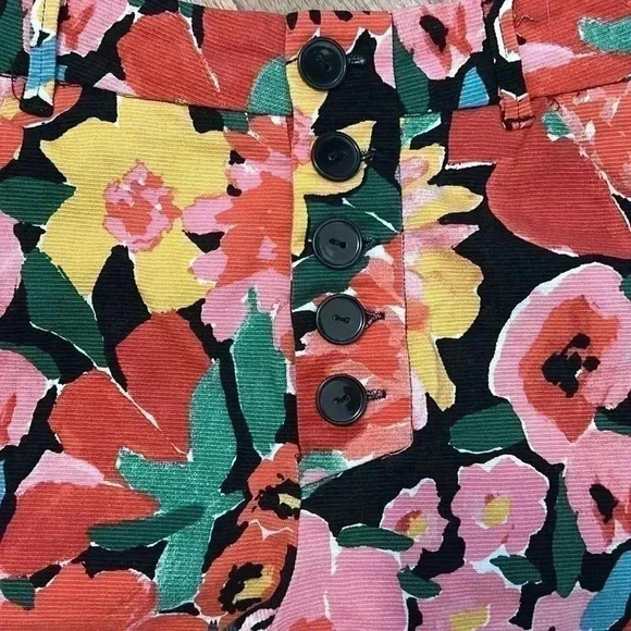 Zara trf  collection women’s Floral high waisted shorts size M - Picture 4 of 4